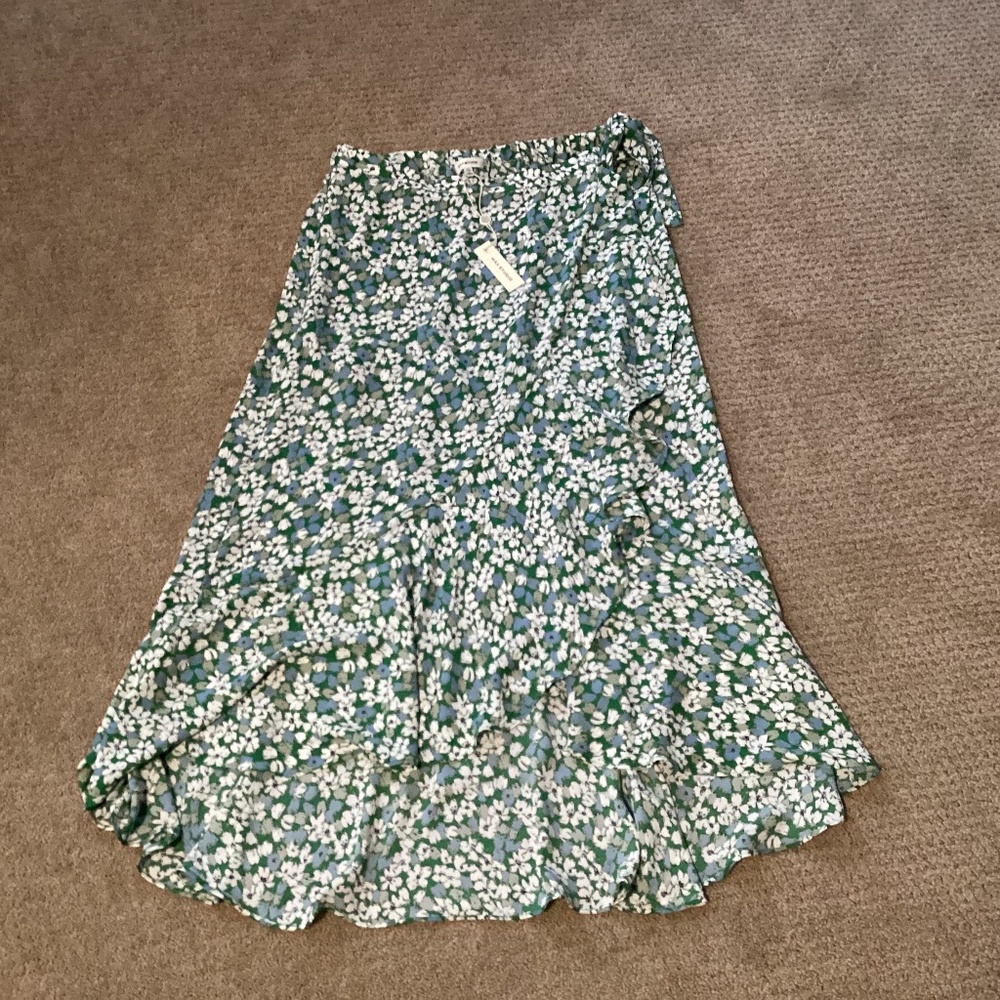 Max Studio floral skirt, NWT